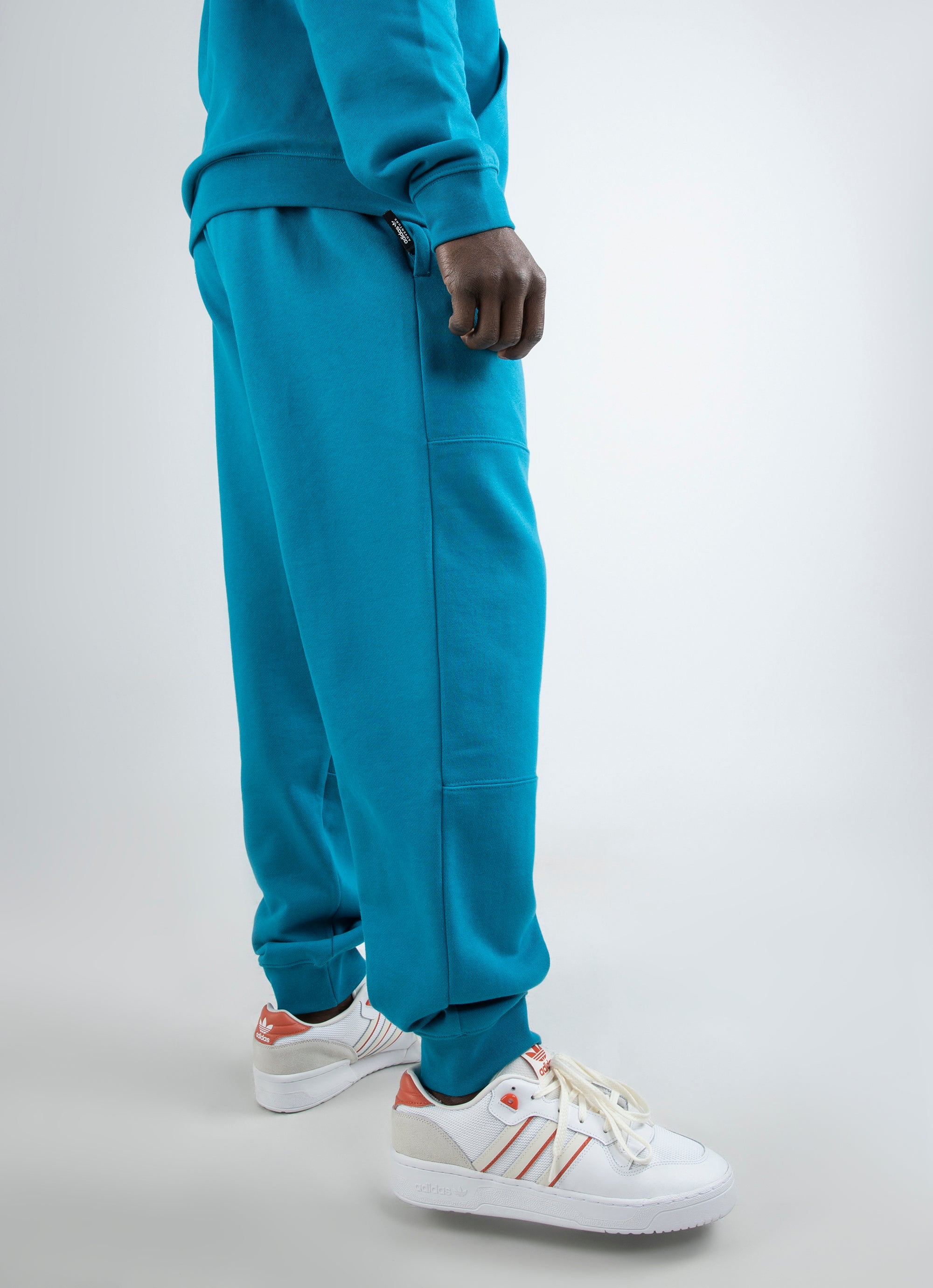 Adidas skateboarding hot sale tech sweatpants