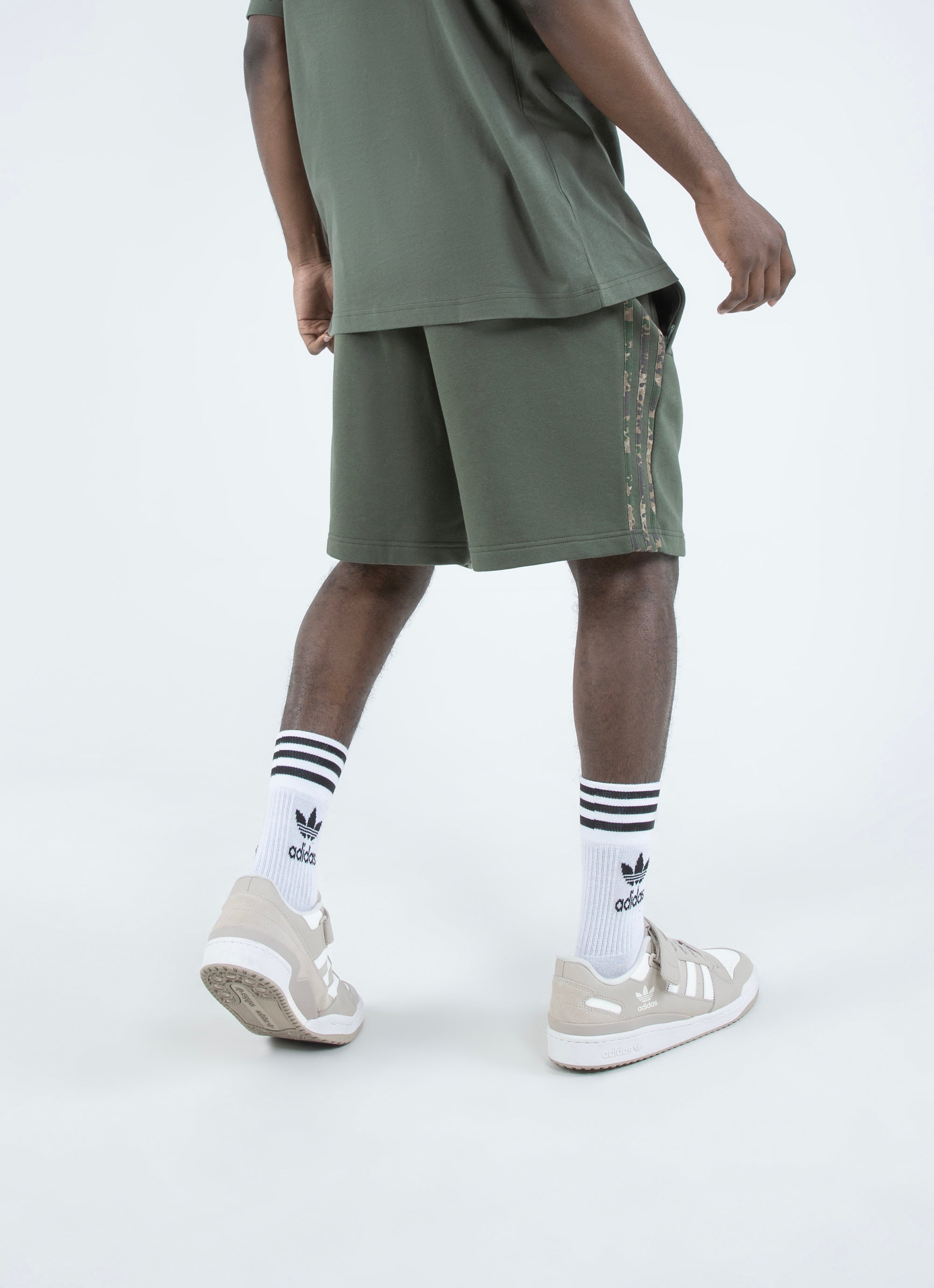 Originals camo cheap shorts green