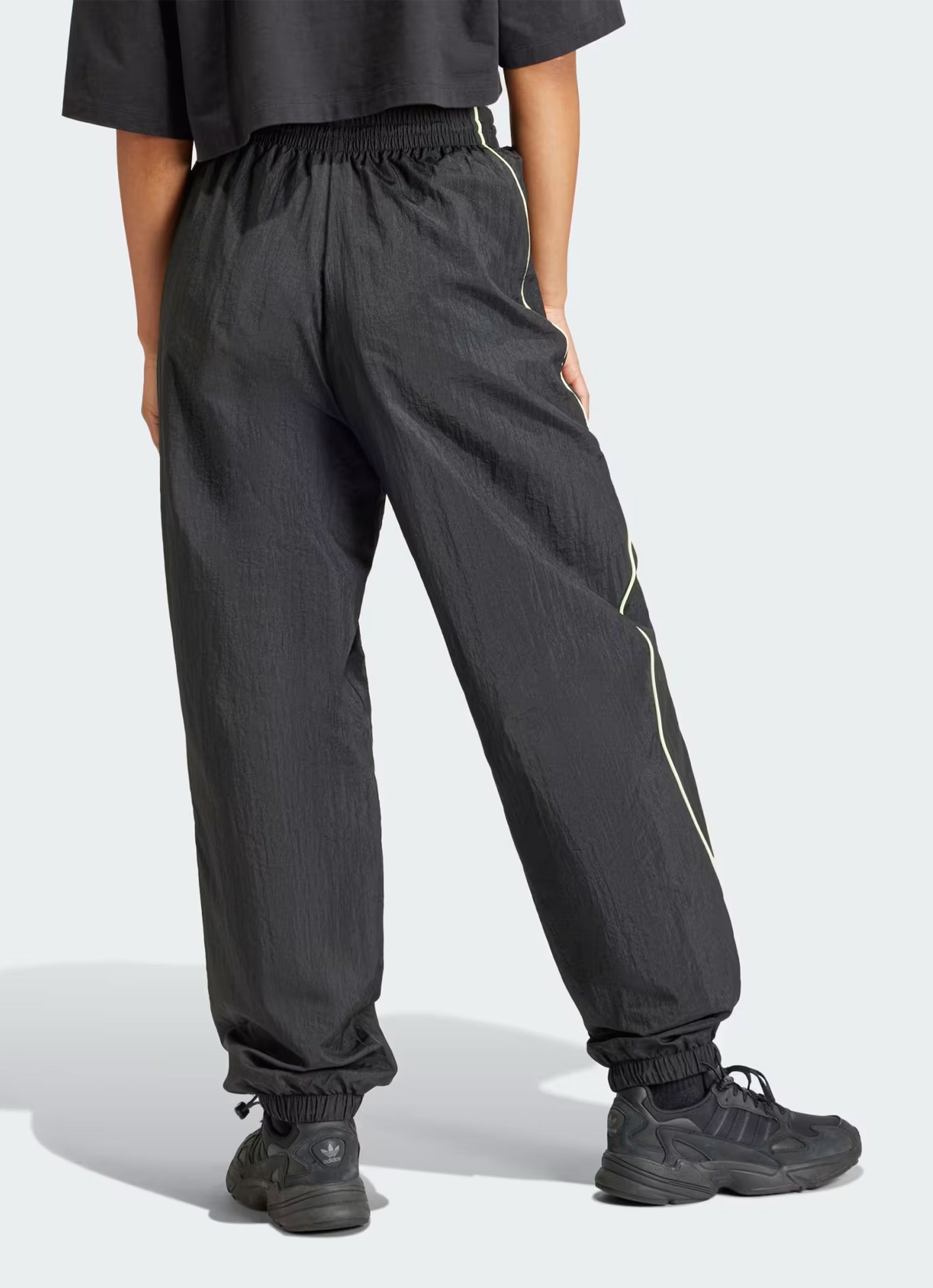 Adidas parachute outlet pants