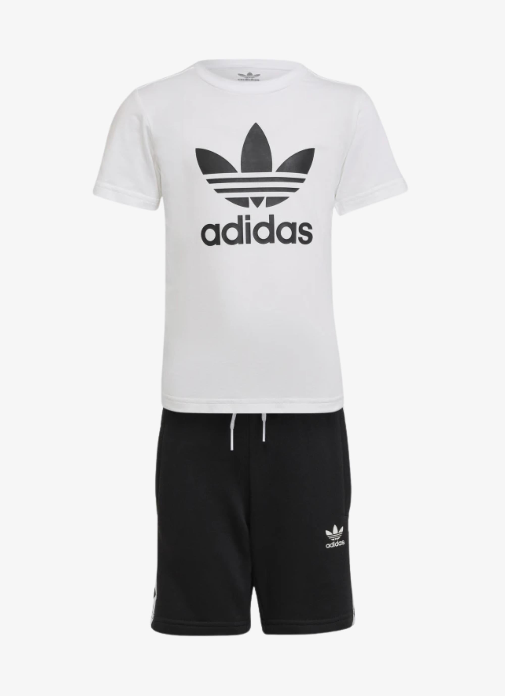 Short tee shop shirt adidas