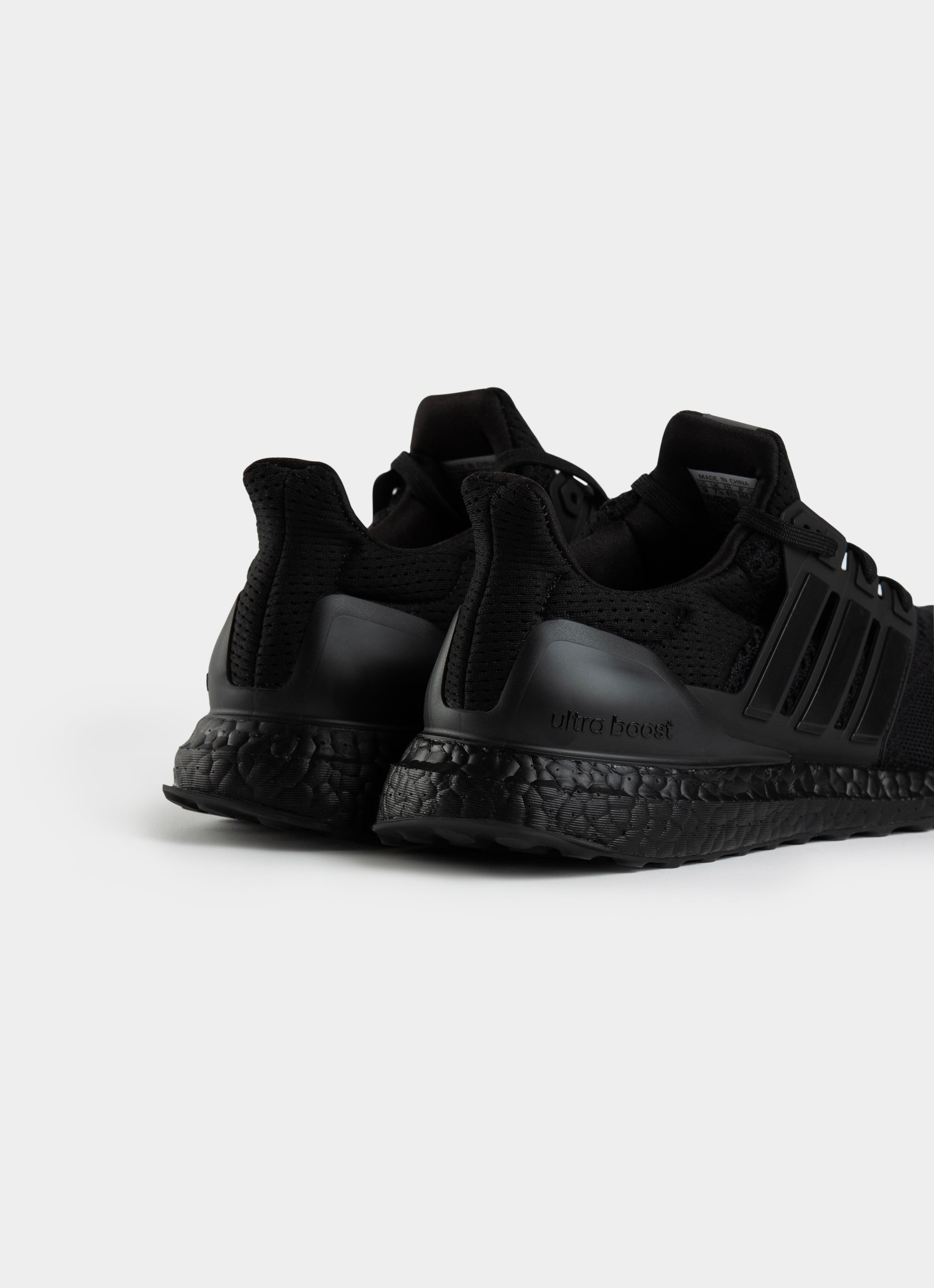 Ultra boost shoes outlet women's black