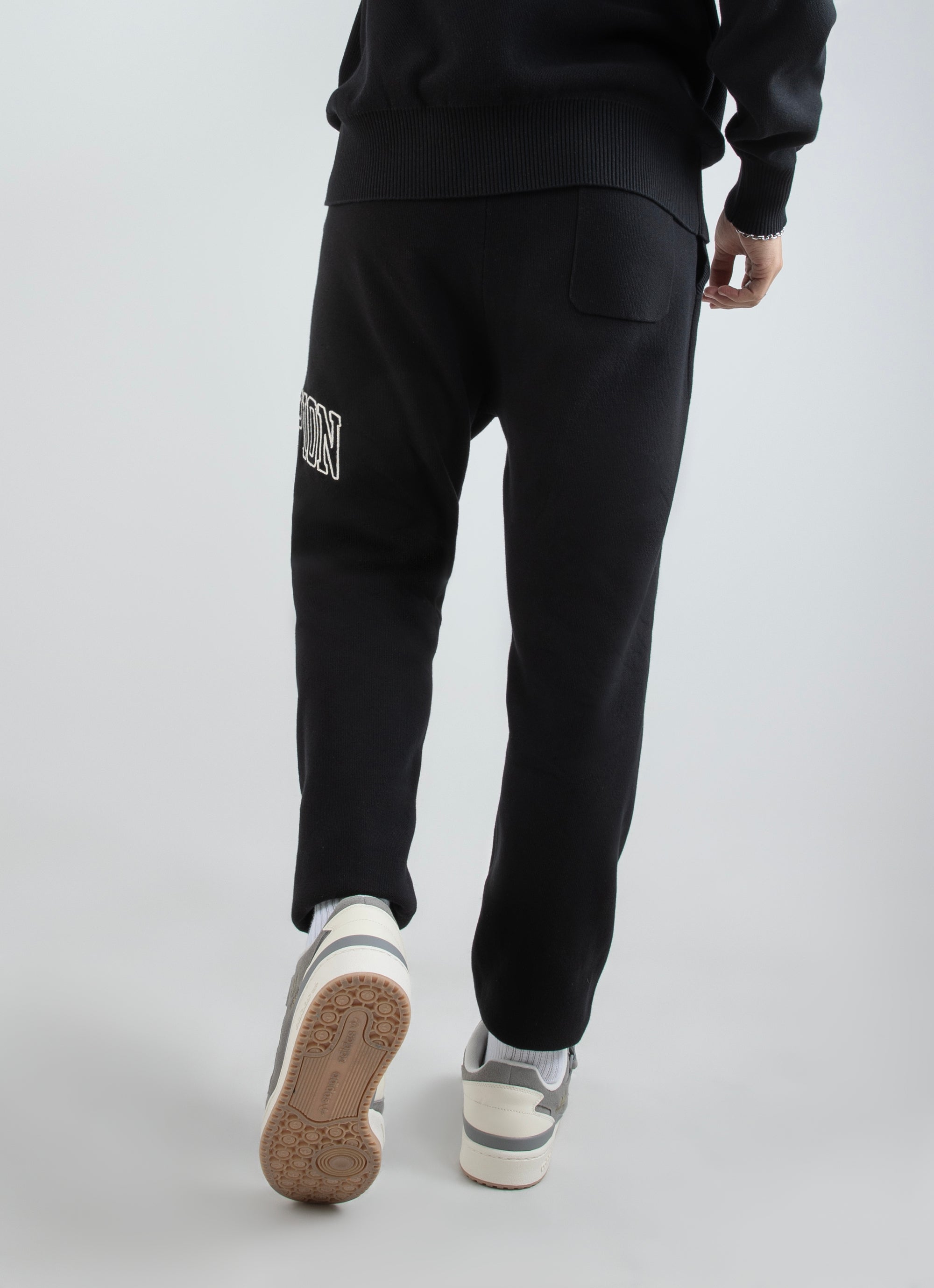 Knitted discount joggers black