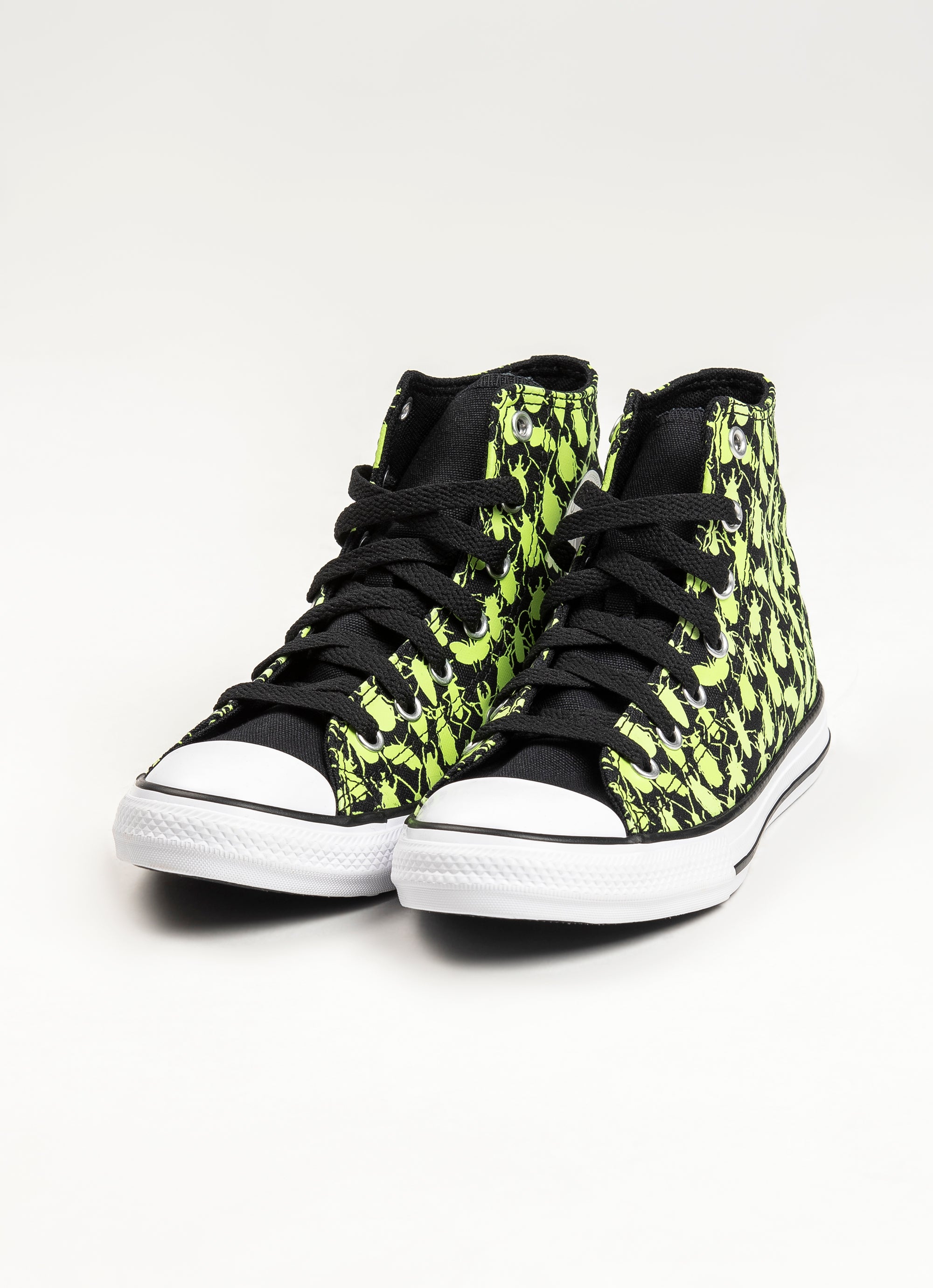 Glow in the sale dark converse high tops