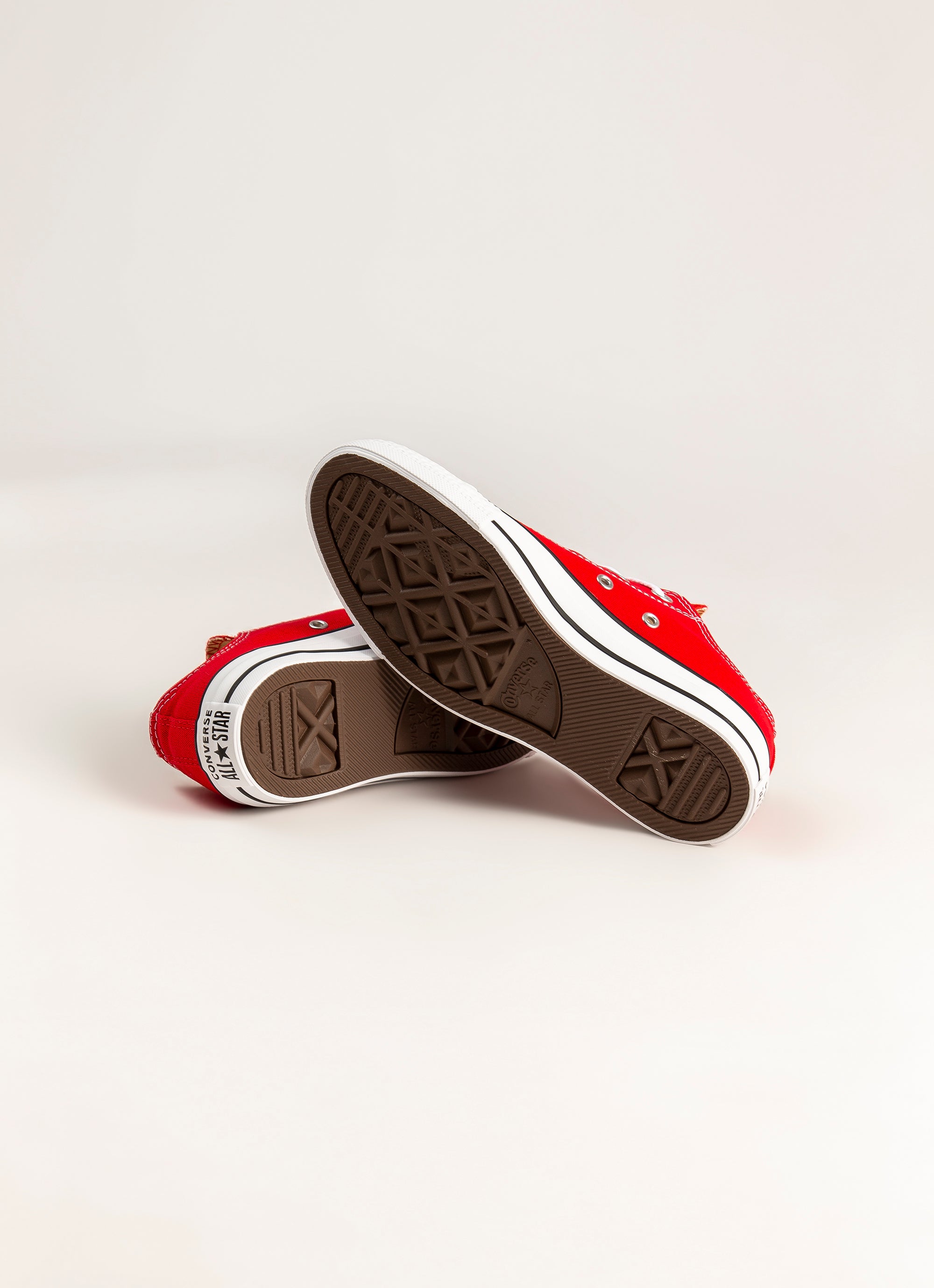 Red low store converse