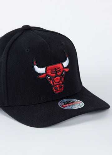 Mitchell & Ness 110 Chicago Bulls snapback cap in black