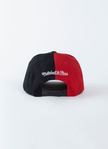 Chicago BULLS NBA Thirteens Crooped Mitchell & Ness Cap