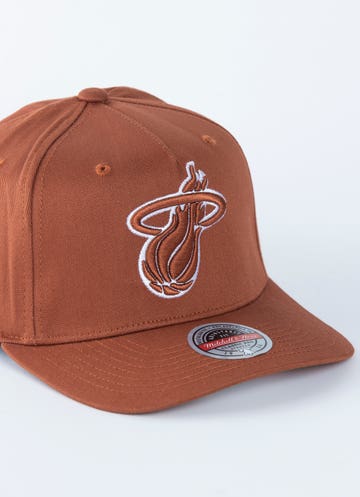MITCHELL & NESS: BAGS AND ACCESSORIES, MITCHELL&NESS MIAMI HEAT BASEBALL CAP