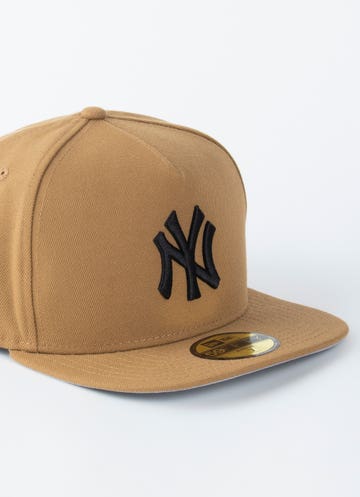 New Era New York Yankees 59Fifty Men's Fitted Hat Tan Brown