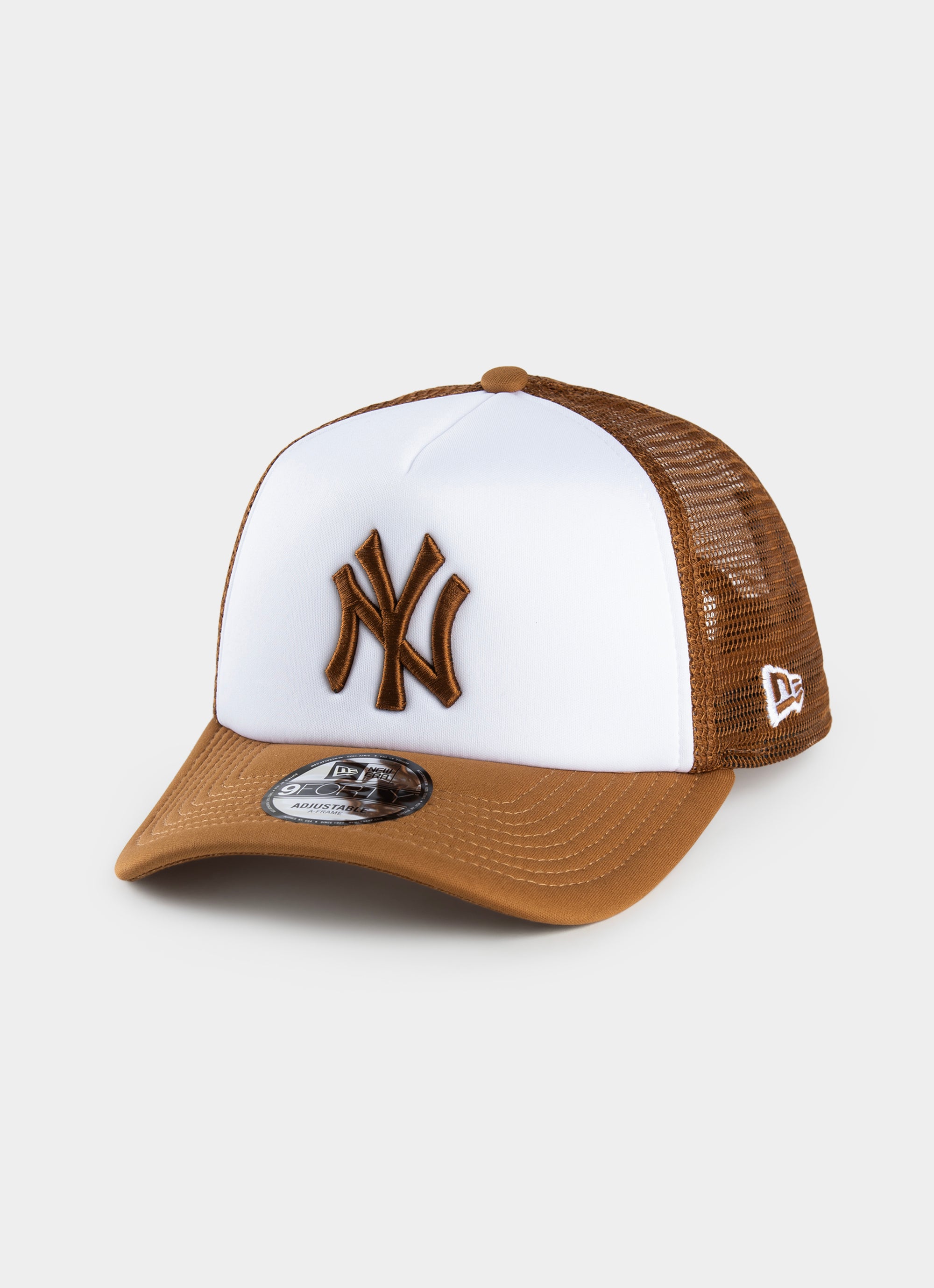 New Era Mlb 9forty A-frame Trucker Earthtones New York Yankees Cap in Brown