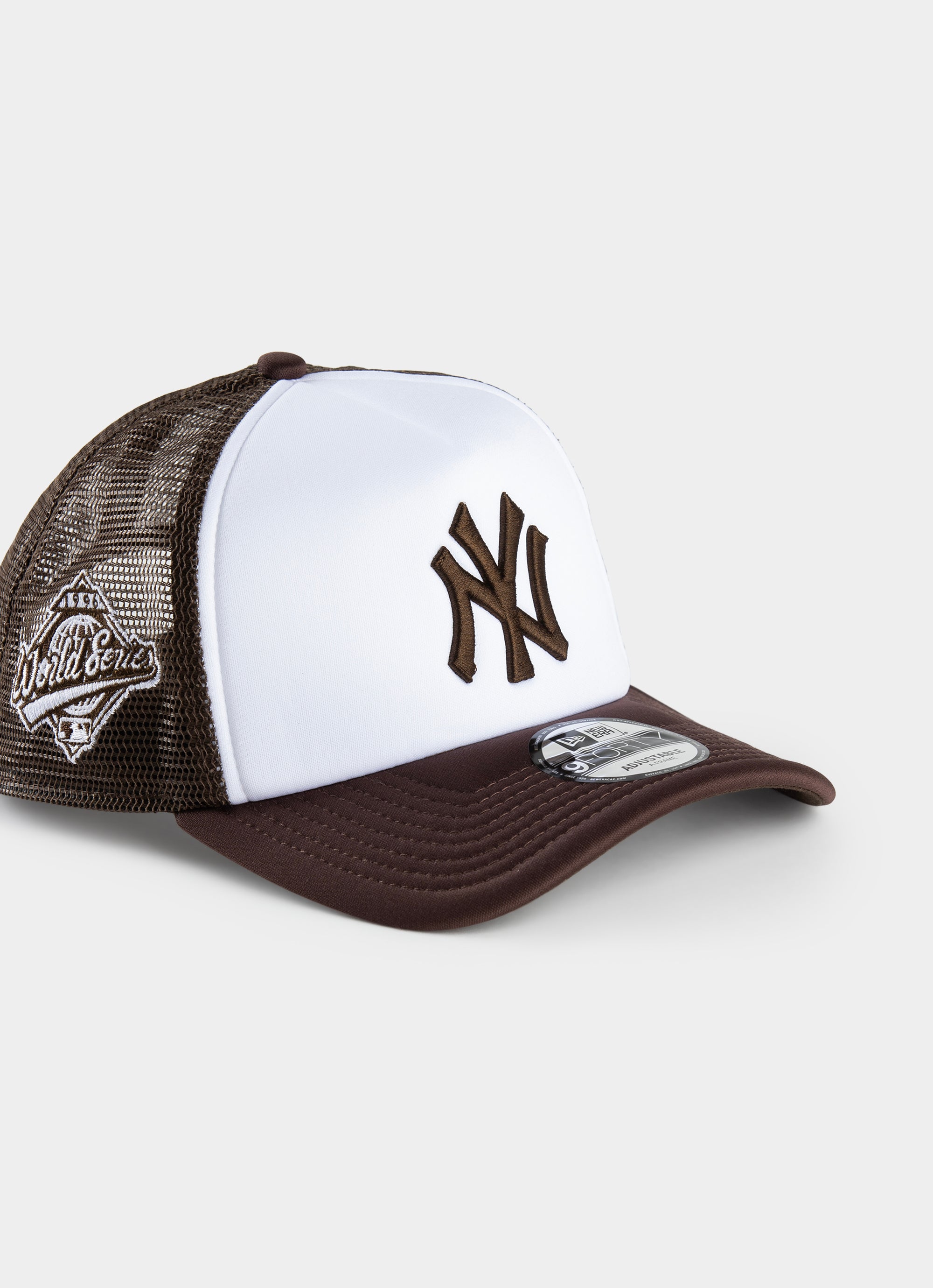 New Era MLB NY Yankees trucker cap in black