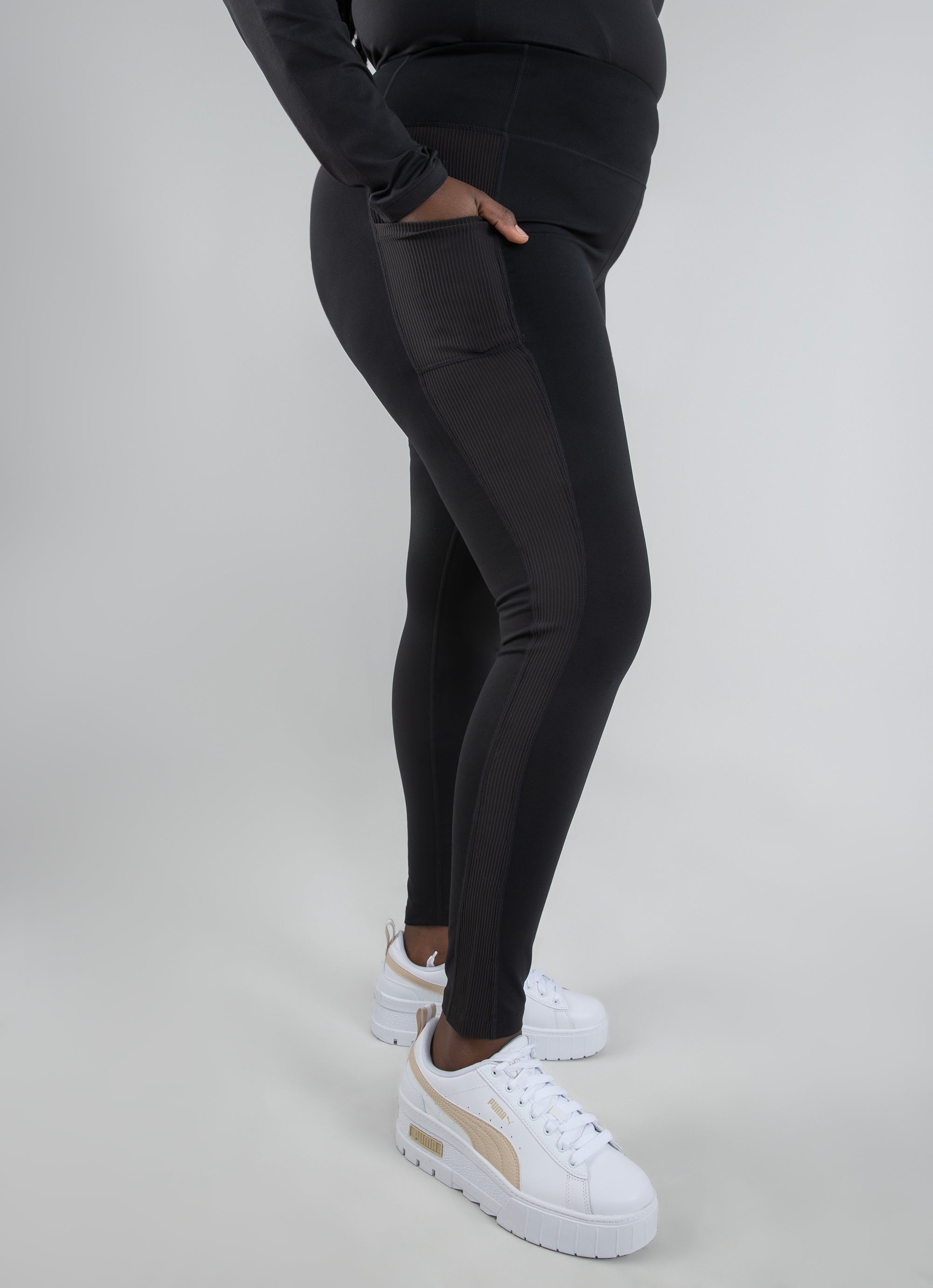 Stryde Cool It Flared Leggings - Curve in Black