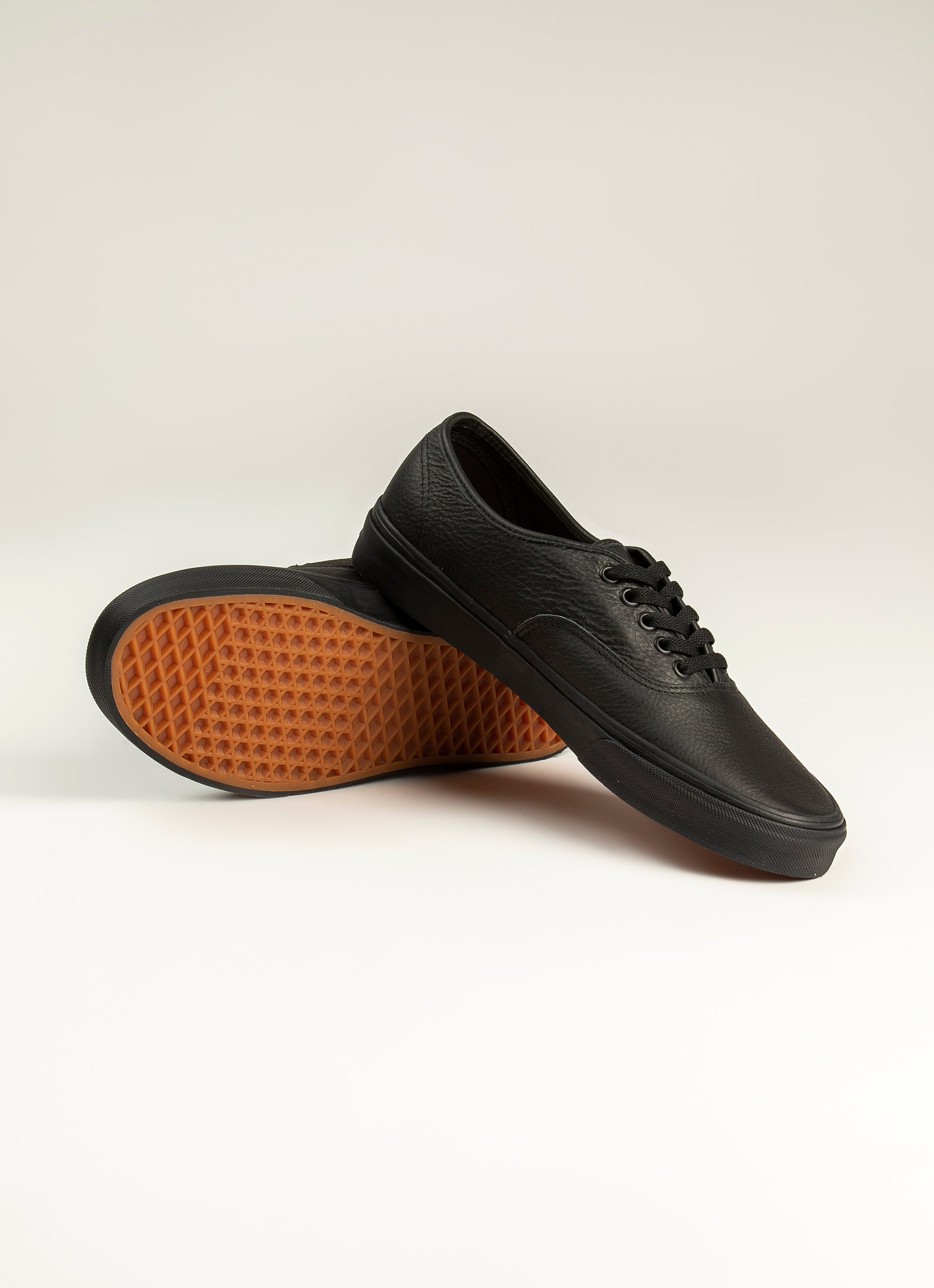 Black leather 2024 vans auckland